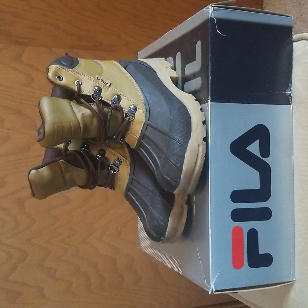 Fila Waterproof Lace-Up Duck Boots, Boy's Size 4.5